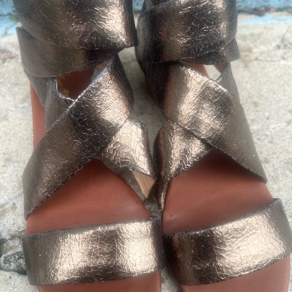 Matt Bernson Bronze Leather Sandals - Picture 5 of 12